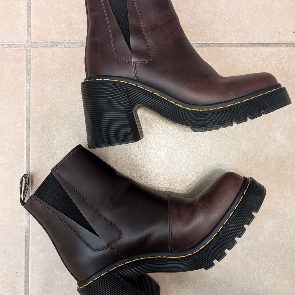 Dr. Martens Size 8 - Spence Pull Up Leather Flared Heel Chelsea Boots